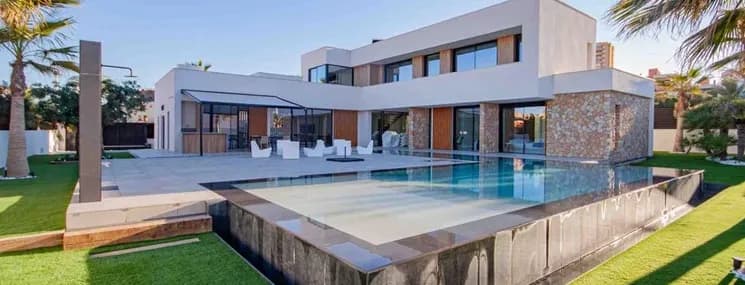Villa Gawy, the beachside retreat venue in La Manga, Spain